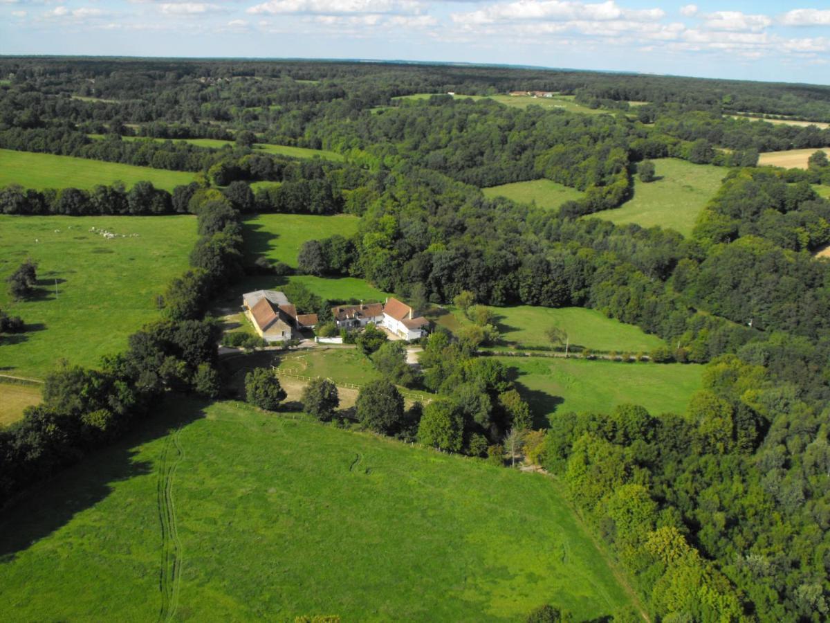 Domaine De Varenne Bed and Breakfast Saint-Amand-en-Puisaye Εξωτερικό φωτογραφία